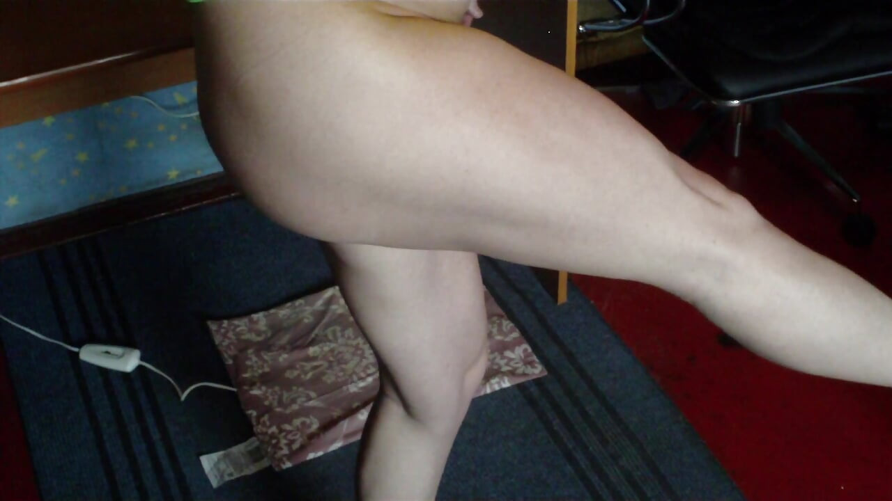 Striptiz s mojim bedrima i želim između bedara