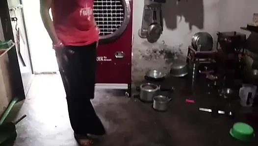 Video rekaman seks tante seksi india lagi asik nyepong kontol ke apni boobs pe, audio bahasa india