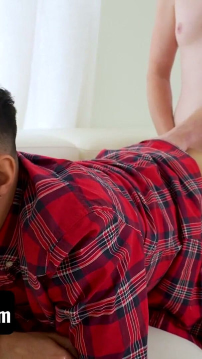 I'll be Hole for Christmas Pt. 3 - Dakota Lovell, Brody Kayman, Jaycob Eloisee - Family Dick | Clip 2