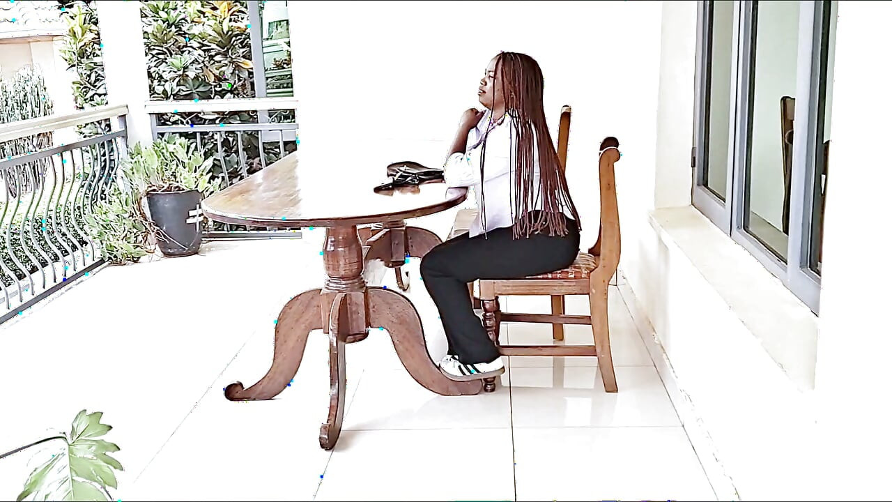 negra nigeriana gostosa dedando a buceta dela, ela estava com tesão
