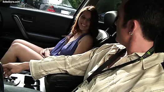 Dua gadis imut melucuti pakaian mereka untuk pacar mereka