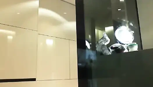 Dea Berlin'de fışkırtma ve duş