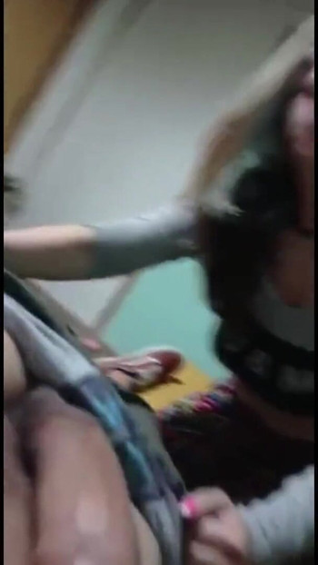 "오럴의 여왕"의 감정적인 순간. 네나말라. 오럴의 여왕. 네나말라. 오늘 볼 수 있는 최고의 딥트루트"