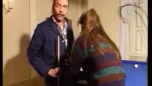 Cewek cantik jerman dientot habis-habisan di meja biliar