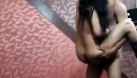 Üniversite ofisinde müdürle kız seksi