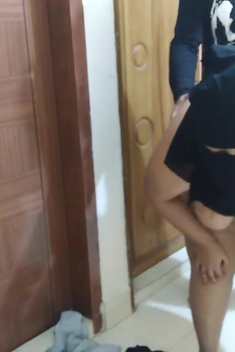 Indian Hot Stepaunty Fucked by Her Stepson While Cleaning House - Dirty Sex