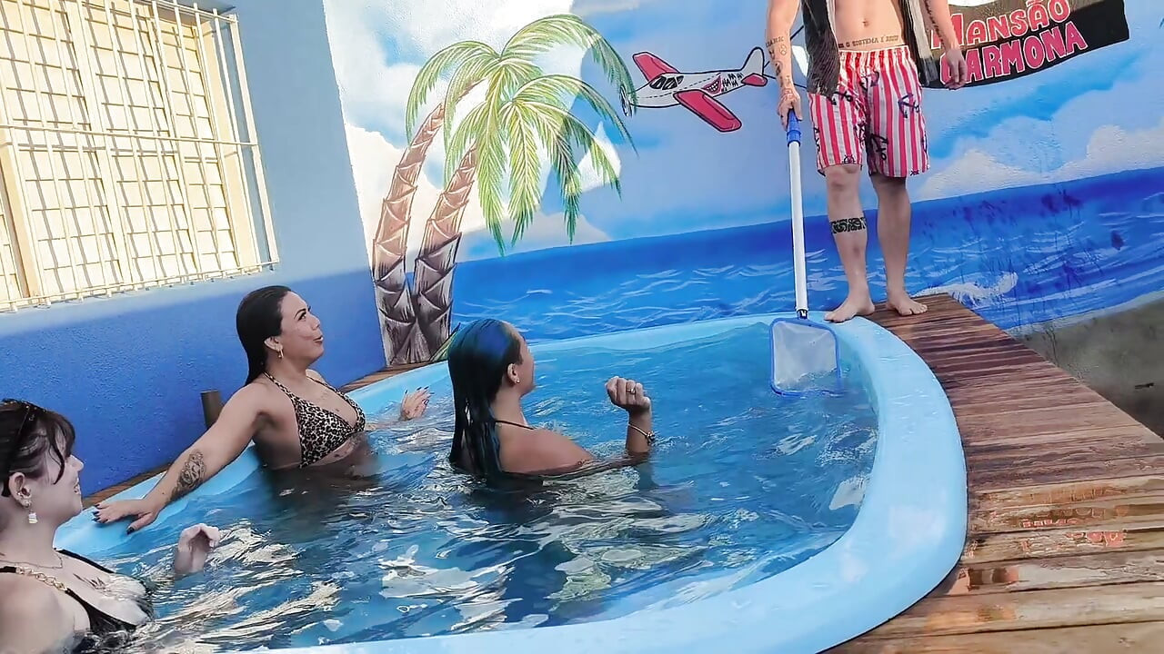 3 Amiga Safadas Pagando O Piscineiro No Xerecard