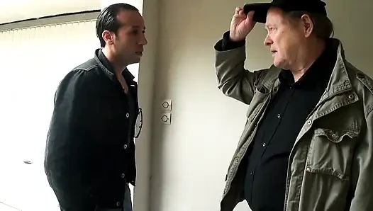 Lucie, teman sekamar yang nakal