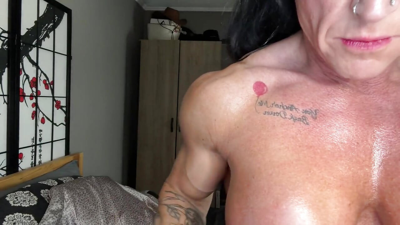 Muscle Worship Povyour - sessão privada com Kandy