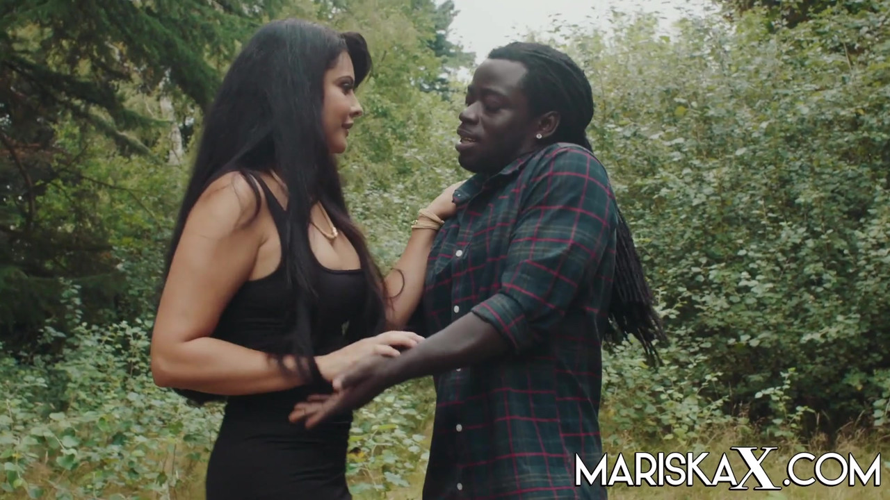 夫がbbcに提供するmariskax mariska