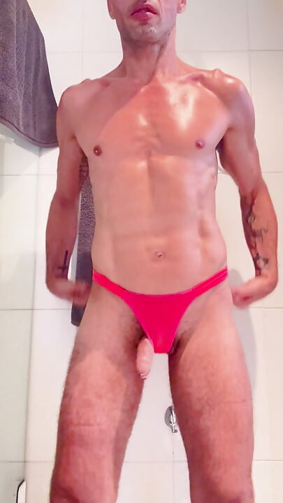 HOT SISSY PISSING IN TOILET, CROSSDRESSER, PISS, PIG SISSY