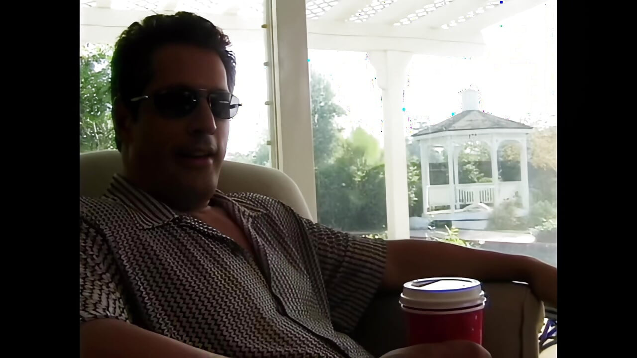 Pohni mými kalhotkami a šukej mě tvrdě svým velkým ptákem...