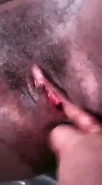 FAT PNG MILF PUSSY finger in car