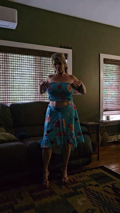 ONLYFAN BIG TIT Clips Released for Everybody to see Mommy on a Summer Day | Clip 1