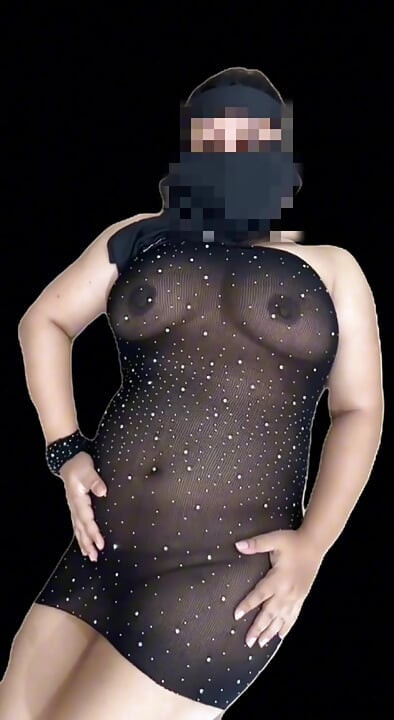 Bangladeshi Hijabi Horny Vabi masterbating with Dildo