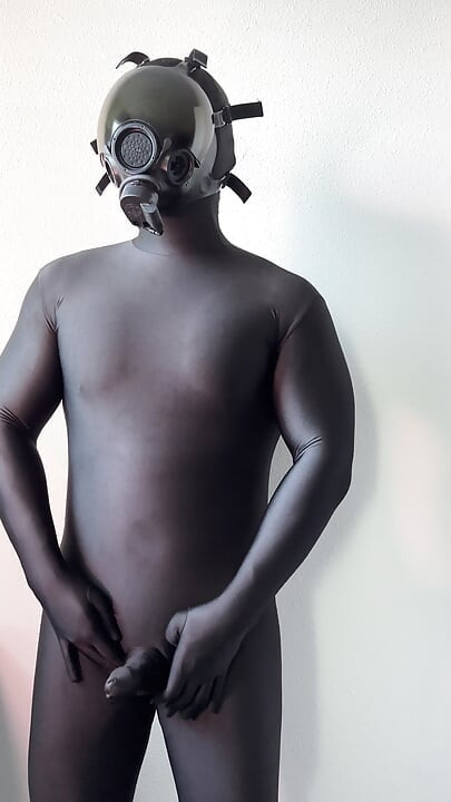 Cum in Zentai Cumsocks Gasmask
