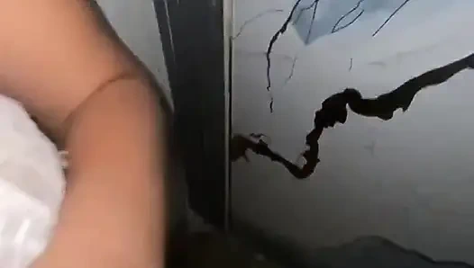 Beni poposunu emdirdi ki spor salonuna böyle gitmeme izin versin