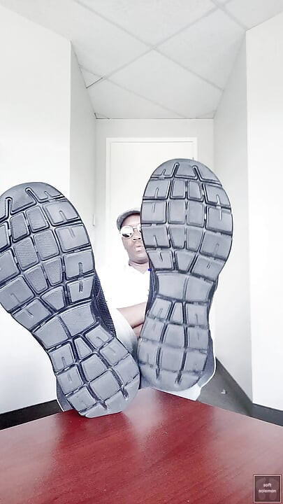 Male soles in the office (5) (2026)