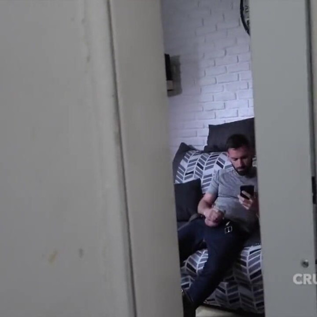 Jess Oryanは、とてもセクシーなストレートの男の子によって生ハメ犯さ