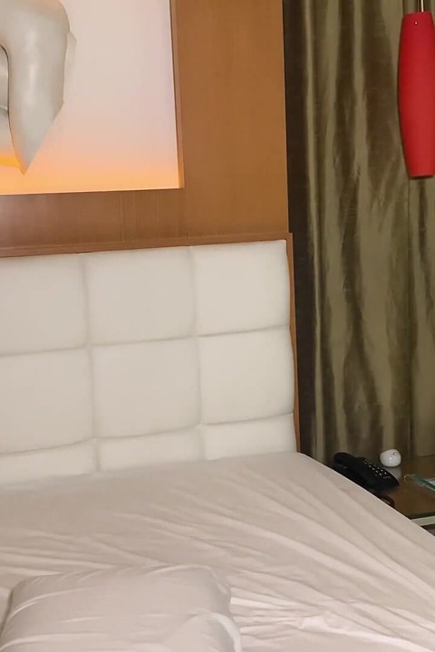 I the Giant Ass Brunette and Eat Her Ass