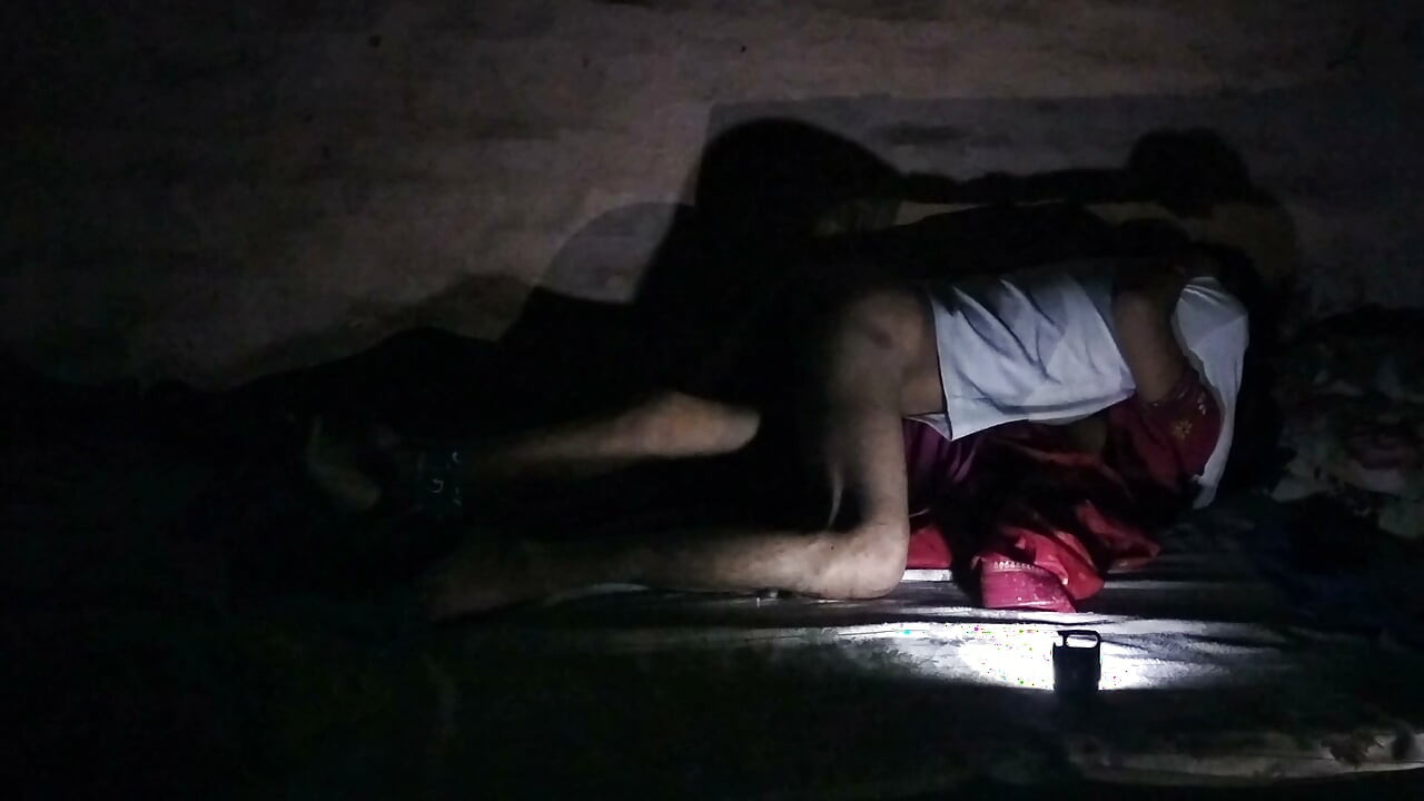 Sali ko jaga kar chudai ki lekin lite chali gayi