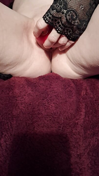 Πολλή δράση για το υγρό μουνί μου.