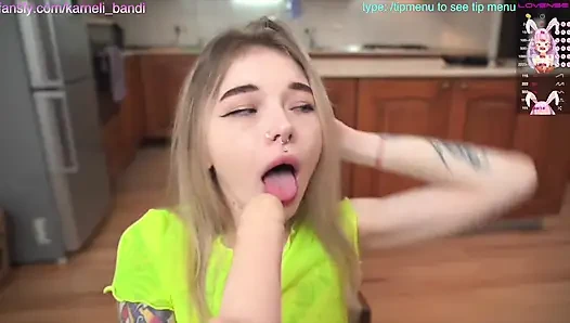 Daha derine ve daha derine yutıyorum