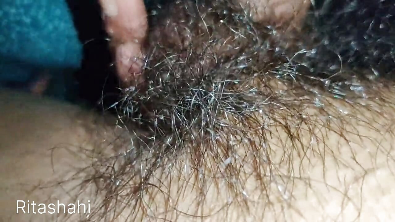 Jebanie mojej pokojówki podczas czyszczenia nepalskie porno