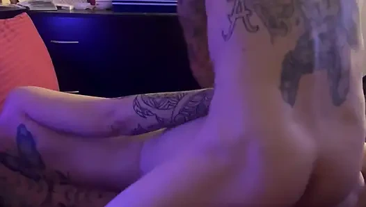 Tubuh mungilnya yang aduhai dientot enak