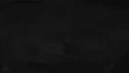 Чернокожую крошку-шлюшку сняли перед магазином для траха