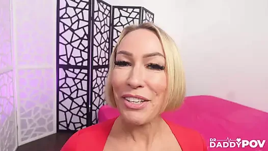 Büyük memeli orta yaşlı seksi kadın mellanie monroe amcık bir doz yarak alıyor