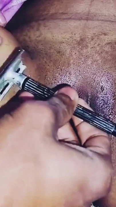 Desi bhabhi ki choot ke bal saaf kiye | Clip 2