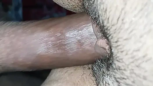 Memang benar bahwa ini adalah pertama kalinya seorang pria mengenal bahasa tersebut