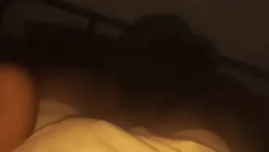 Indisches mädchen schlampiger blowjob, analsex, abspritzen