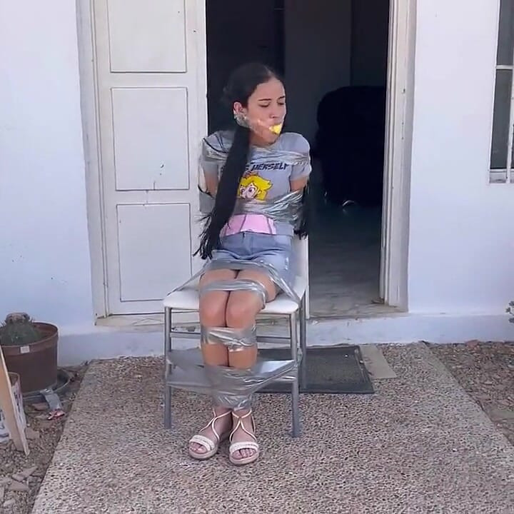 Bored 18-year-old Wants Sexy Handyman Bondage (episode 1 of 2)