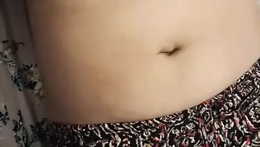 Menelepon pacar ke kamar dan berhubungan seks