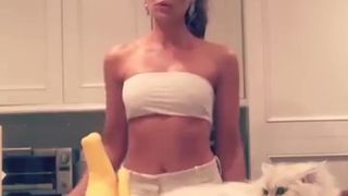 Kate Beckinsale dancing at home