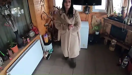 Golden Dress, Fur & Smoking Hairy Pussy, Deep Blowjob & Hard Doggy on a Freezer