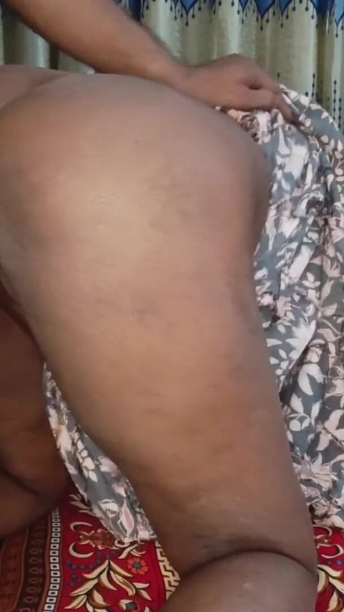 New Friend's step mom handjobs again hot married aunty sucking office friend in hotel | Clip 1