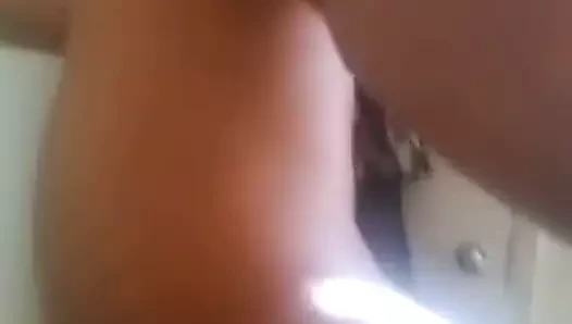 Kalın götünü alkışlıyor