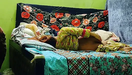 Stiefbrust beobachtet geile stiefschwester und fickt harten dicken arsch