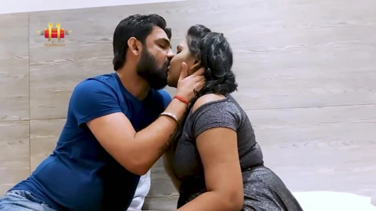 Desi bhabi India disetubuhi oleh devar