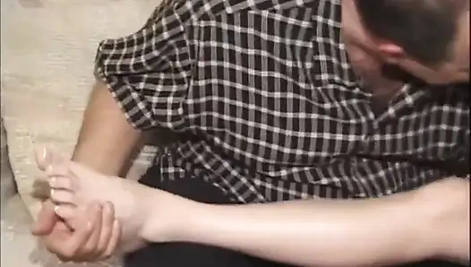 Любовь зрелой пары... сперма на ногу