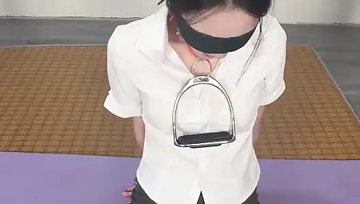 Офисная дама после работы тайно просит ее хозяина на прием на работу за спиной ее бойфренда