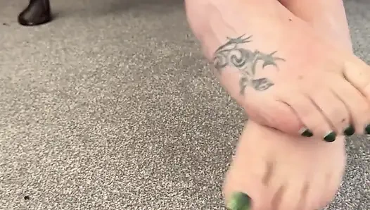 Heiße Verschwitzte Zehen, Du Musst Sie Für Mich Lecken