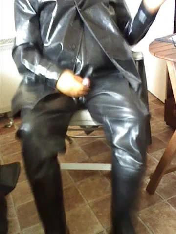 橡胶鸡巴游戏。