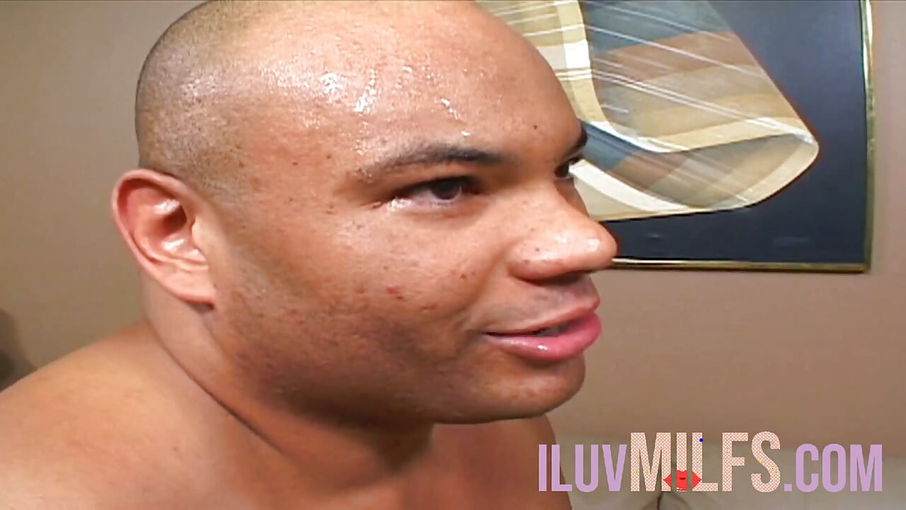 Interracial sexo como ruiva rabuda milf recebe buceta fodida