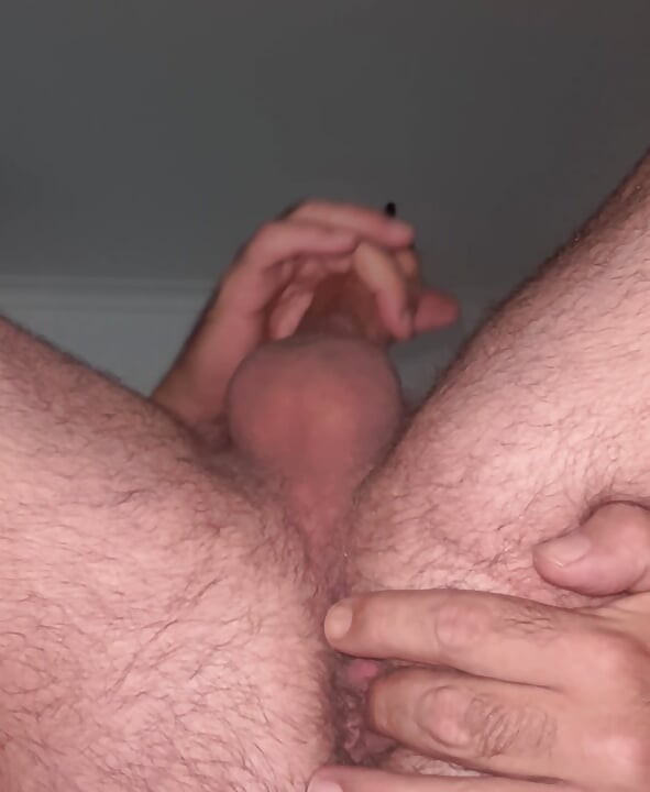 Tek başına mastürbasyon yapıyor