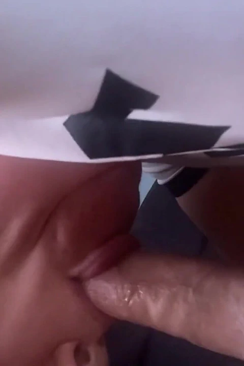 邻居看着我吮吸一个被撕裂的大黑肌肉神