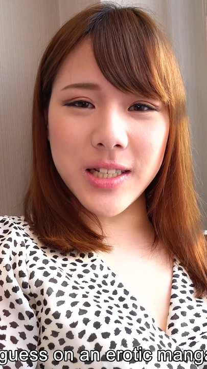 Yuri는 온라인 광고 보고 저희와 만나기로 동의하는 외로운 소녀입니다.